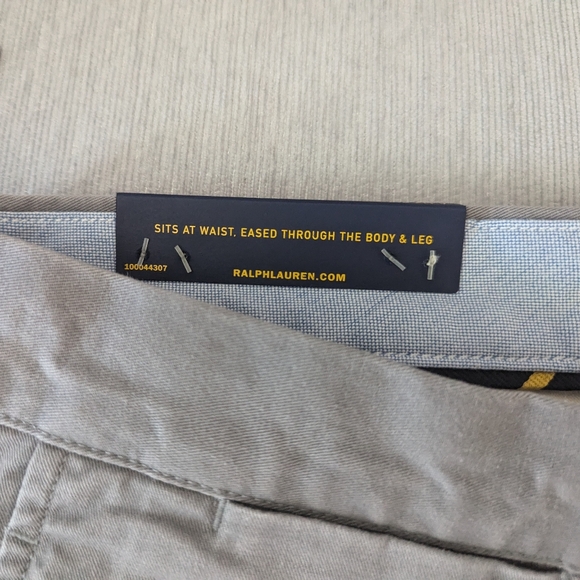 Ralph Lauren Polo Stretch Classic Fit 9" Shorts - Picture 4 of 5